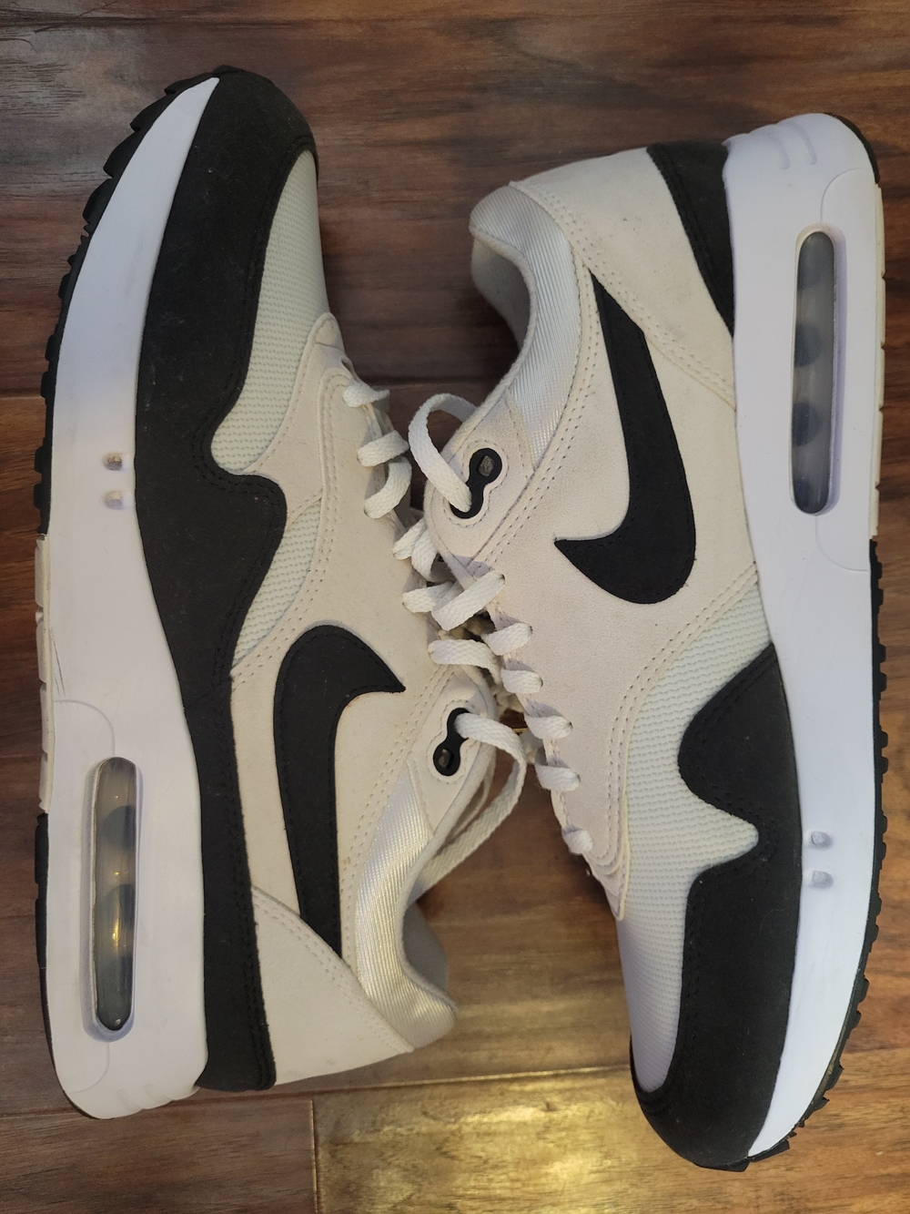 Nike Men’s Air Max Retro White and Black Sneakers